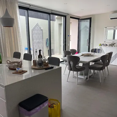 펜션 Toes In The *