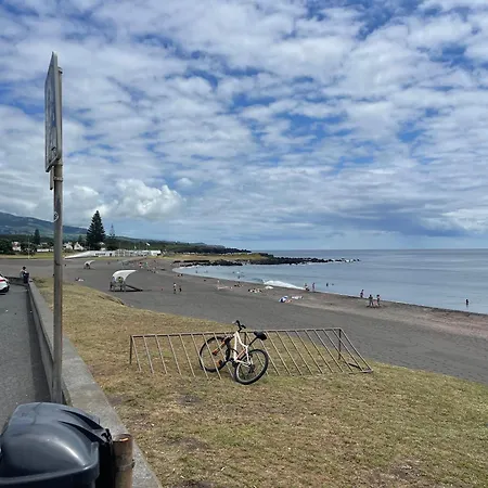 Semesterbostad Toes In The *