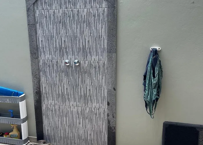 بيت للعطل Toes In The *